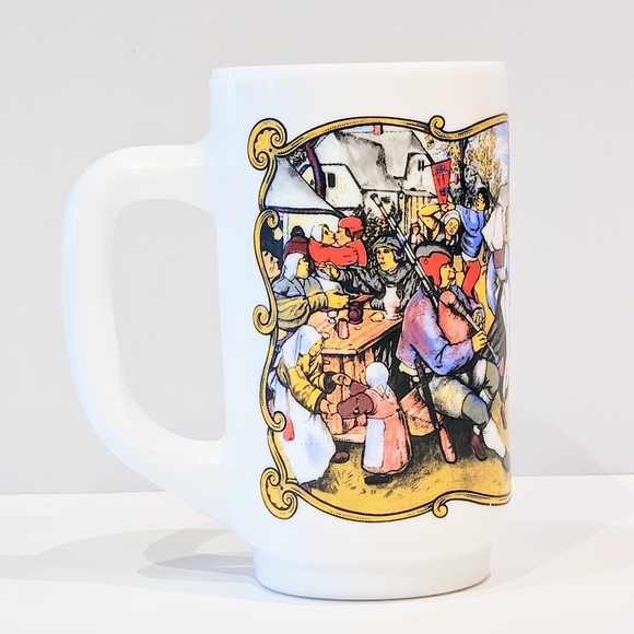 Arcopal France 2 milk glass Mugs - Picture 12 of 15